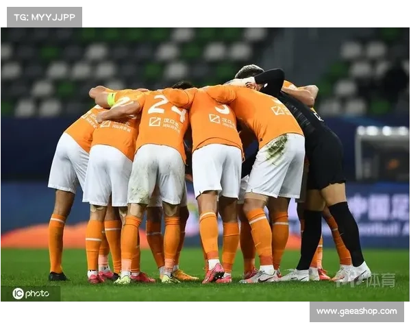 2018赛季中甲联赛精彩回顾：武汉卓尔夺冠荣耀与保级激战并存